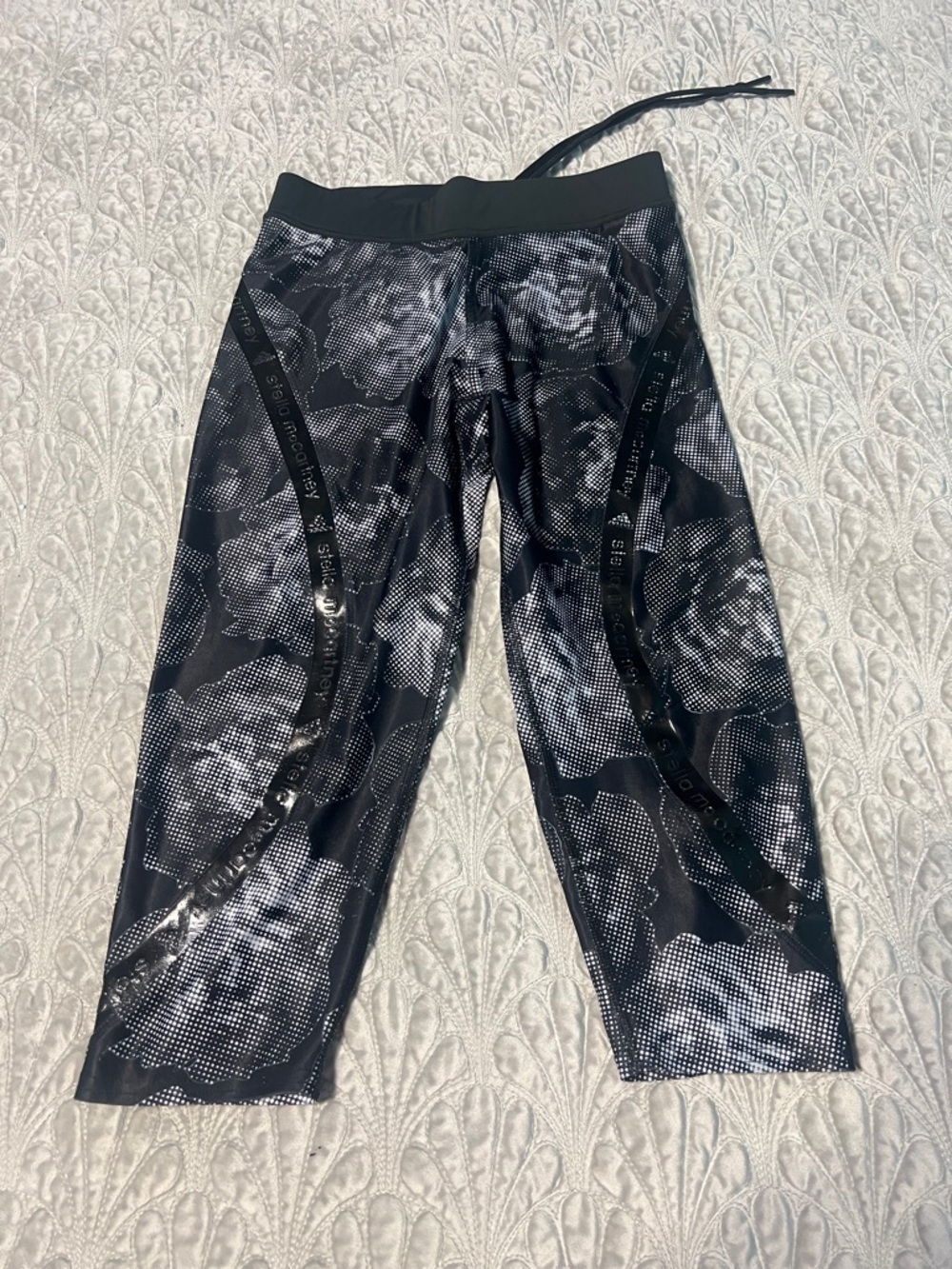 Adidas X Stella McCartney Black Floral Capri Leggings women’s XS